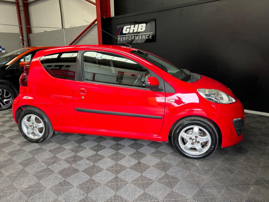 PEUGEOT 107