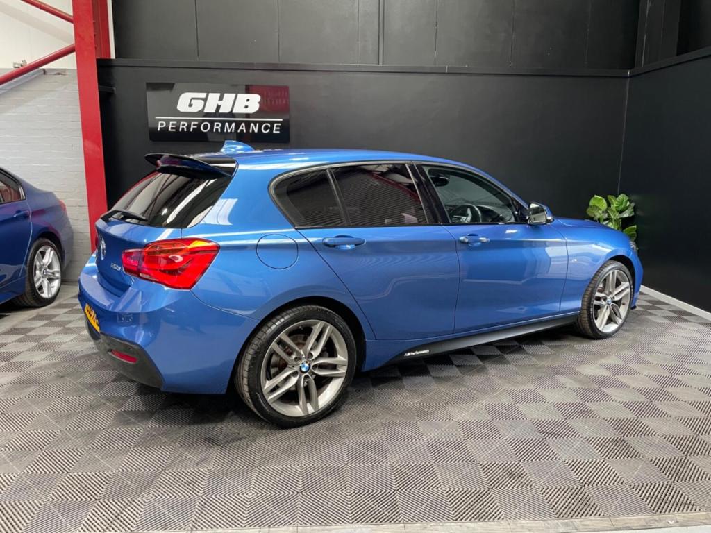 BMW 1 SERIES