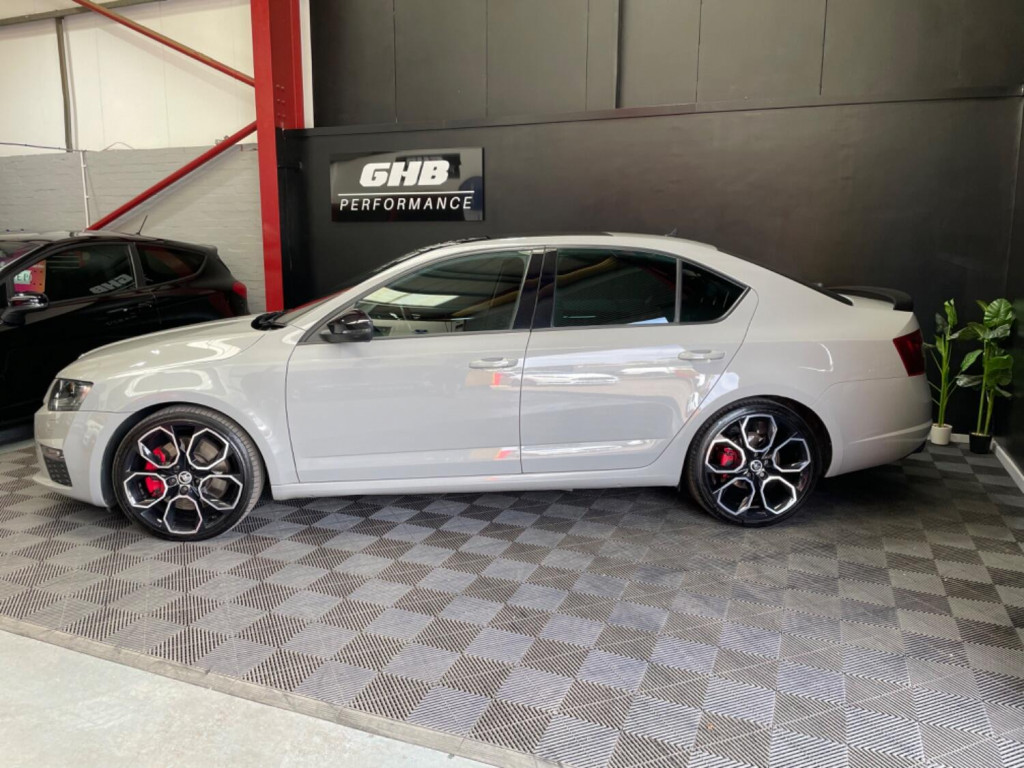 View SKODA OCTAVIA 2.0 TSI vRS 230
