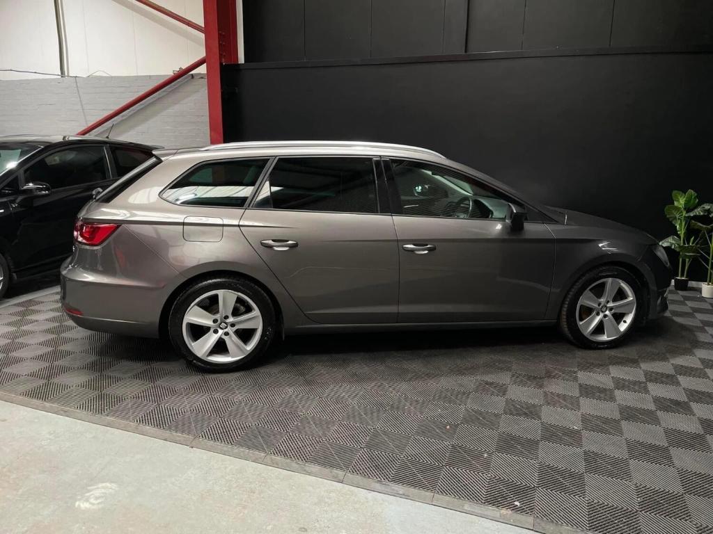 SEAT LEON