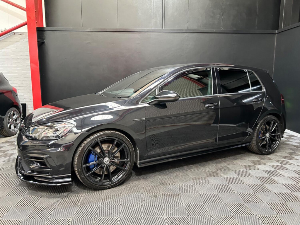 View VOLKSWAGEN GOLF 2.0 TSI BlueMotion Tech R