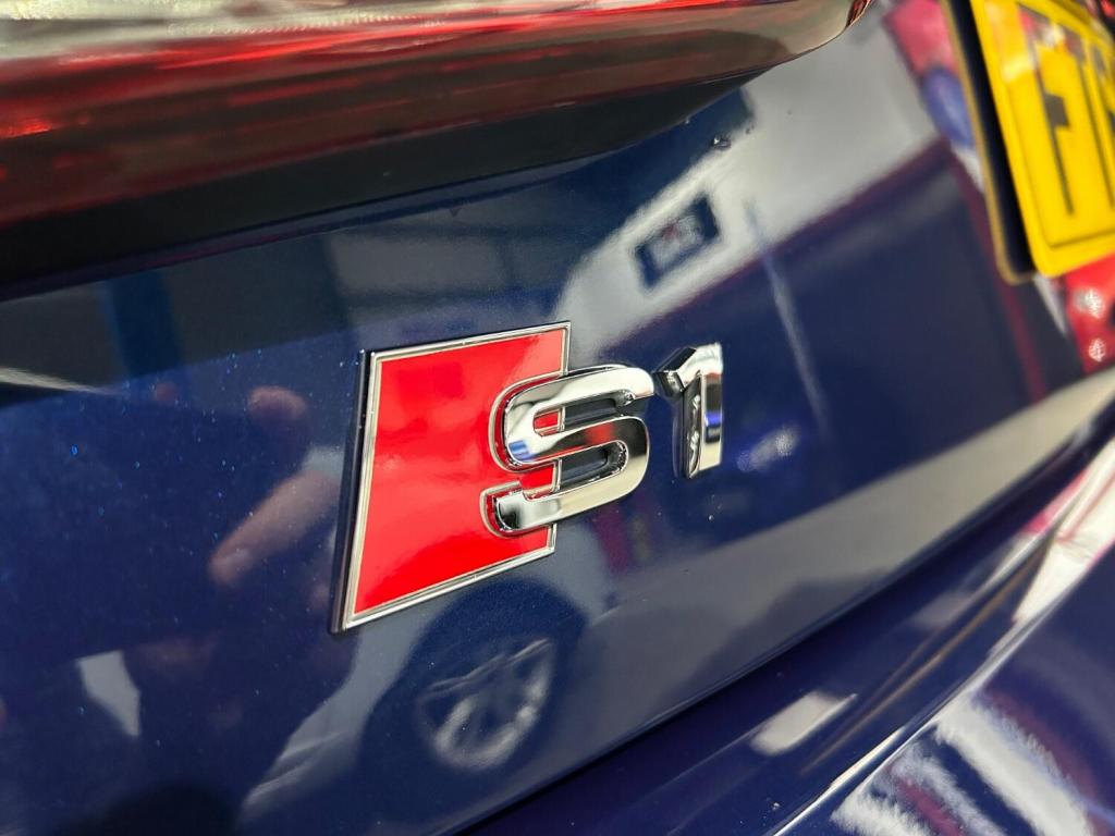 AUDI S1
