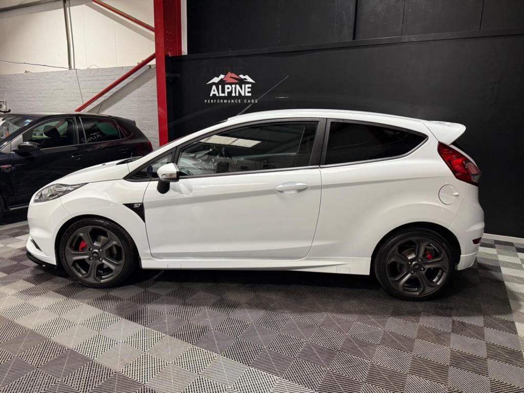View FORD FIESTA 1.6 T EcoBoost ST-2