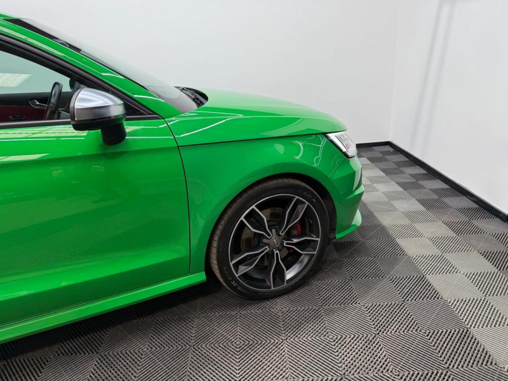 AUDI S1