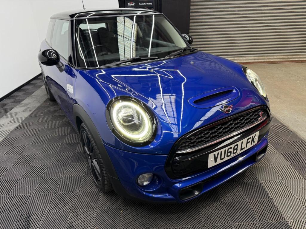 MINI HATCH