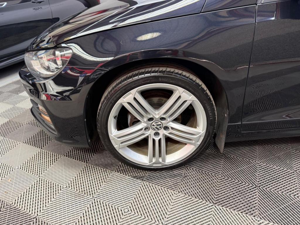 View VOLKSWAGEN SCIROCCO 2.0 TDI R-Line