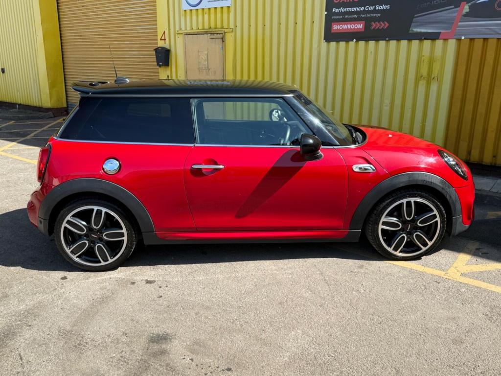 MINI HATCH