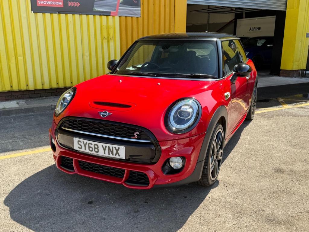 View MINI HATCH 2.0 3-Door Hatch Cooper S