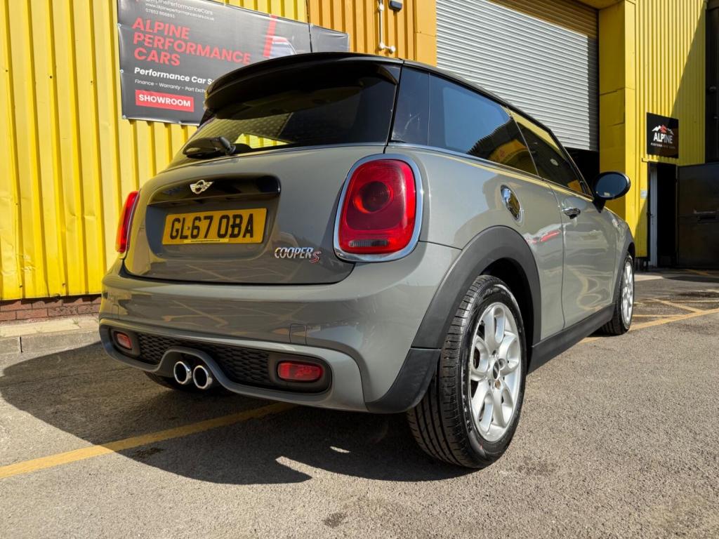 MINI HATCH