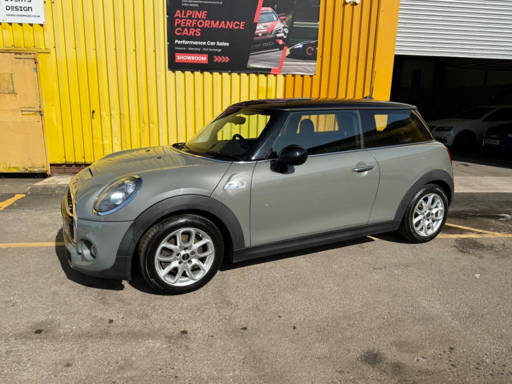 MINI HATCH