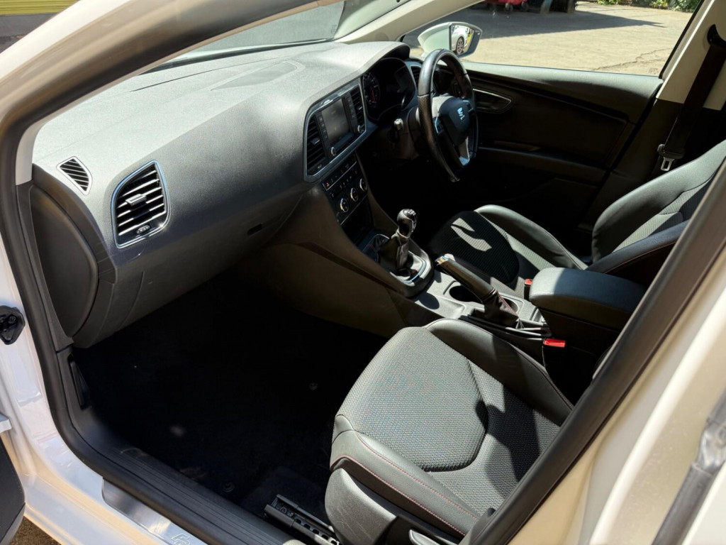 SEAT LEON