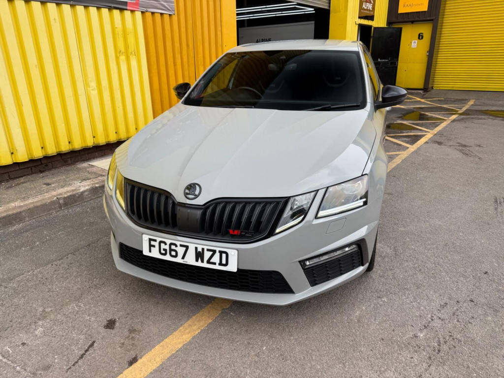 View SKODA OCTAVIA 2.0 TSI vRS