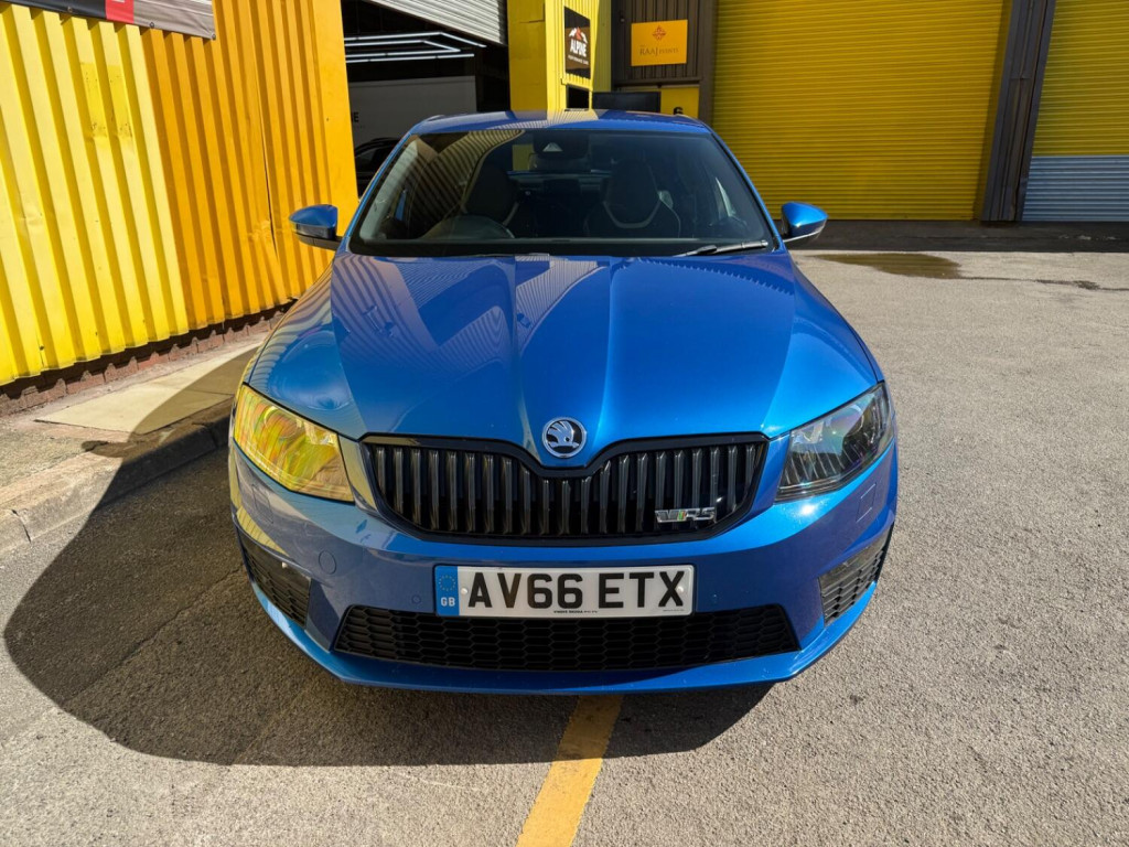 View SKODA OCTAVIA 2.0 TFSI vRS