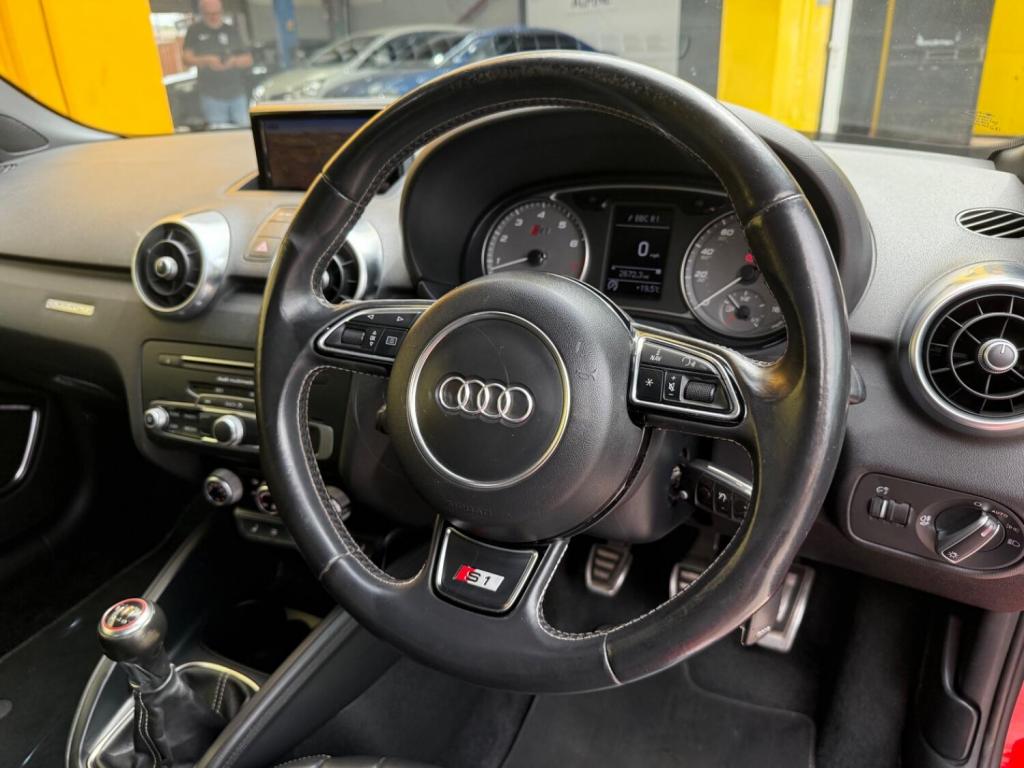 AUDI S1