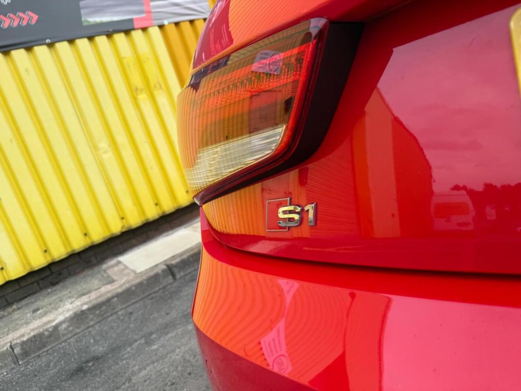 AUDI S1