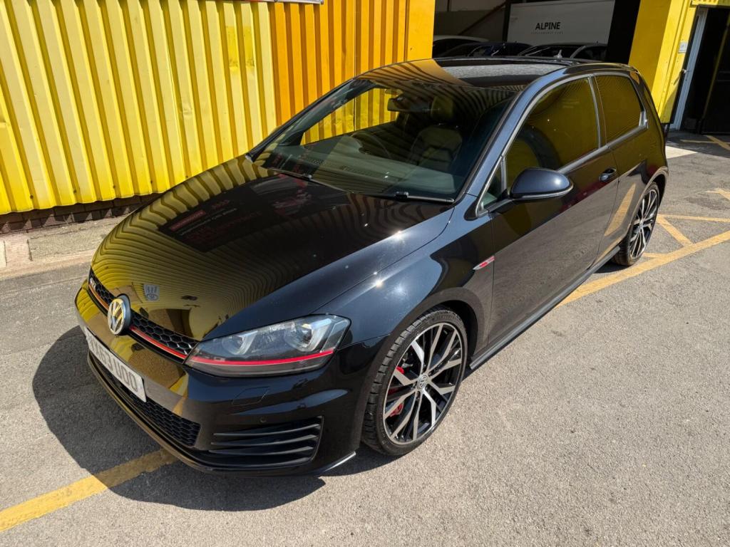 VOLKSWAGEN GOLF