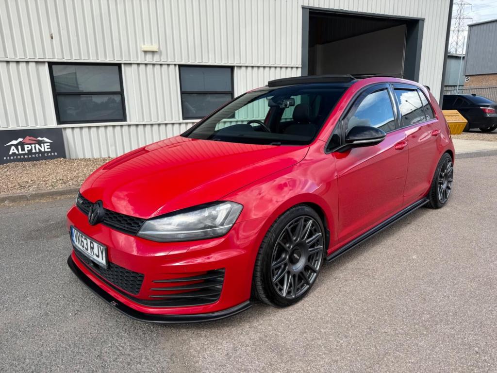 VOLKSWAGEN GOLF
