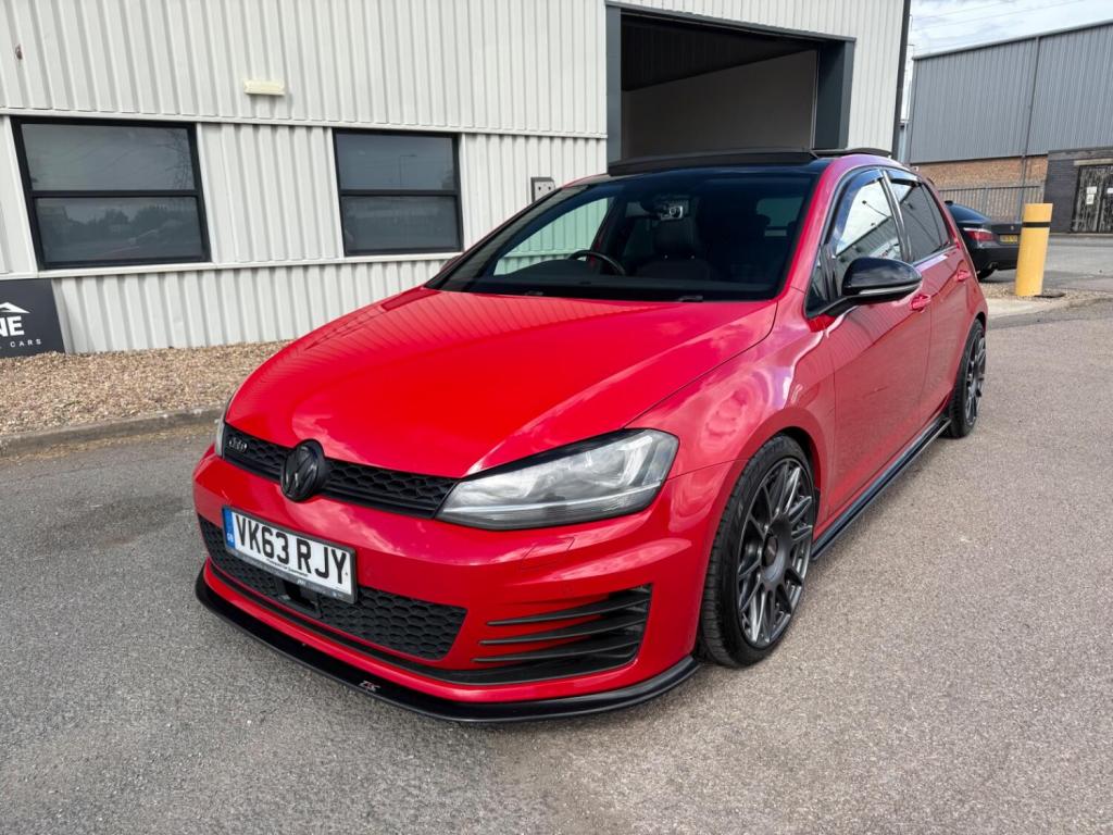 VOLKSWAGEN GOLF
