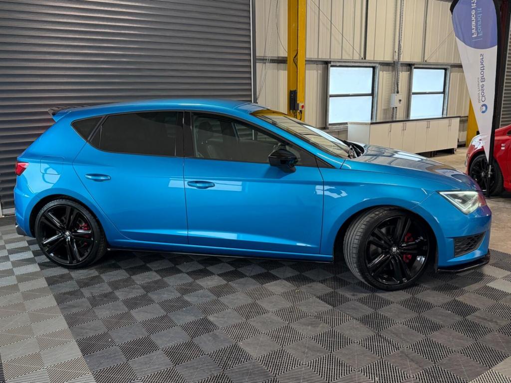 SEAT LEON