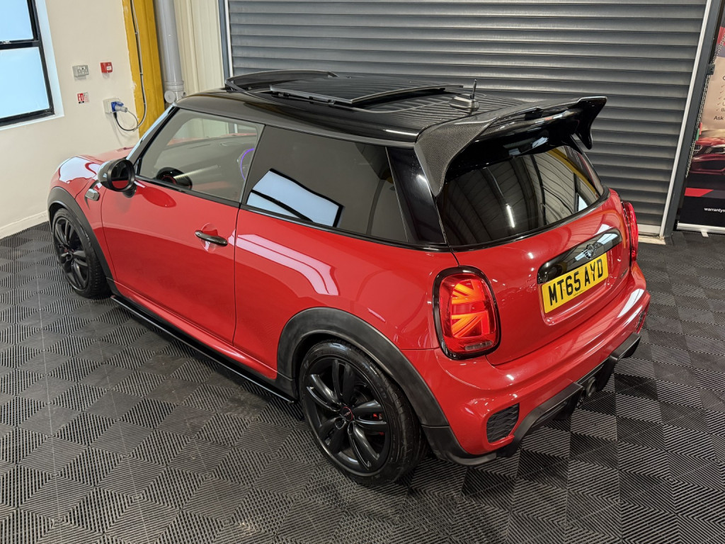 MINI HATCH