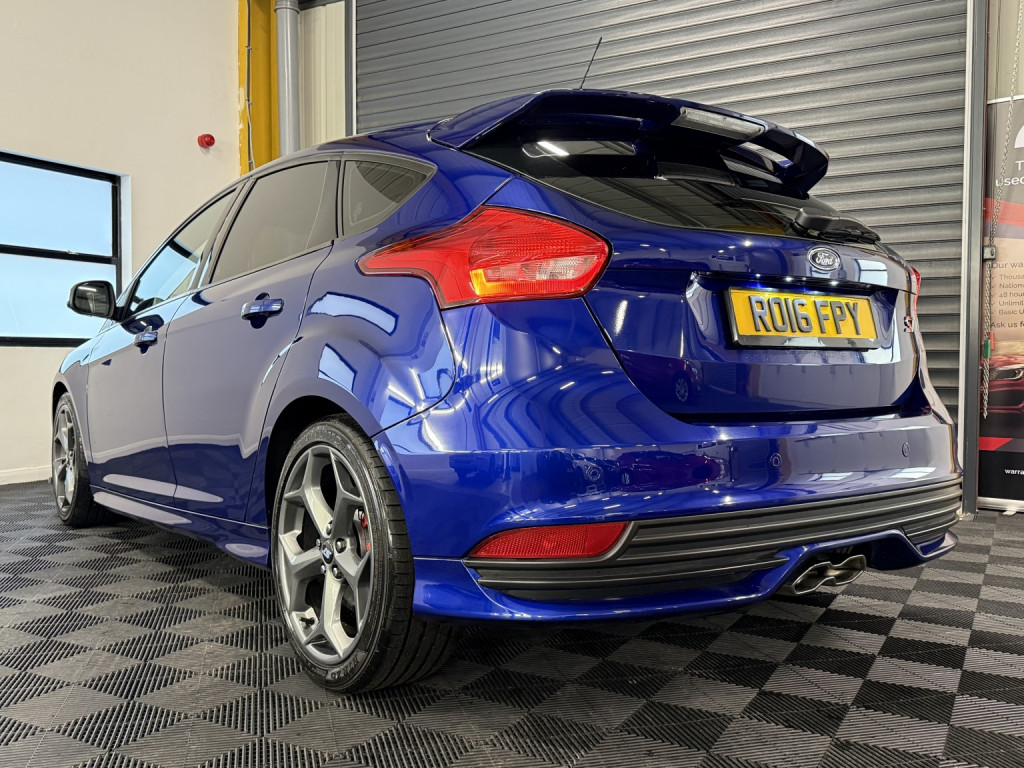 View FORD FOCUS 2.0 TDCi ST-3