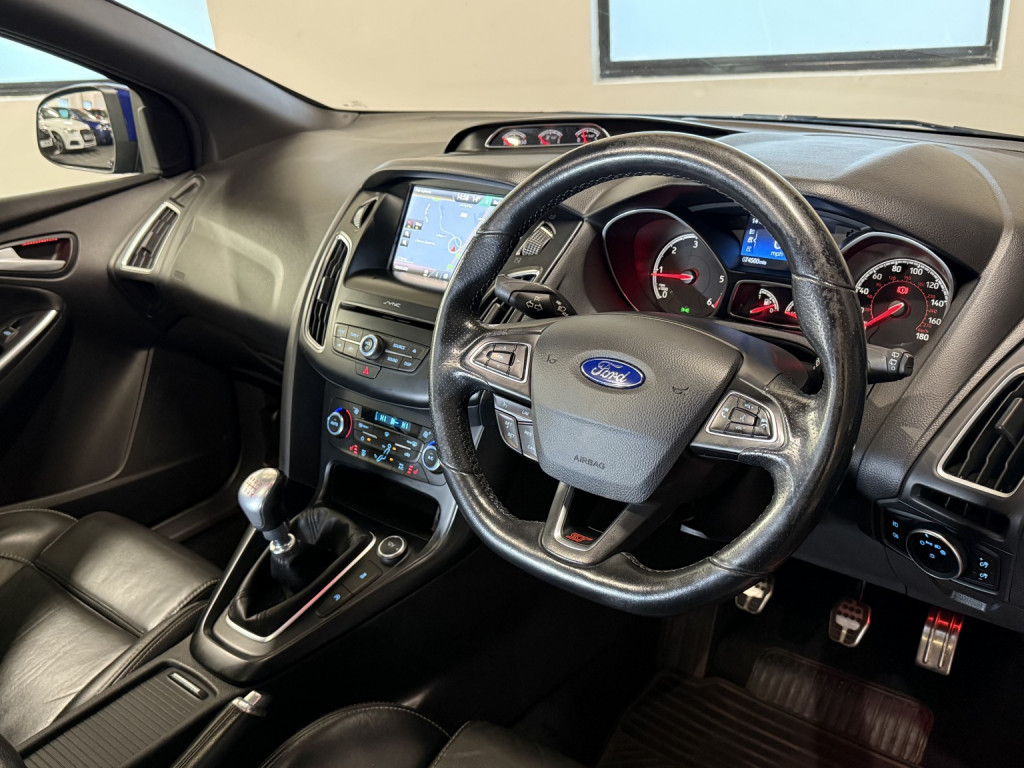 View FORD FOCUS 2.0 TDCi ST-3