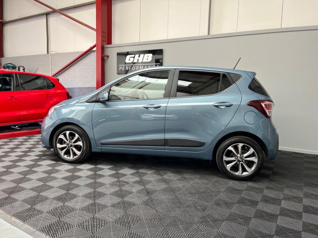 View HYUNDAI I10 PREMIUM SE