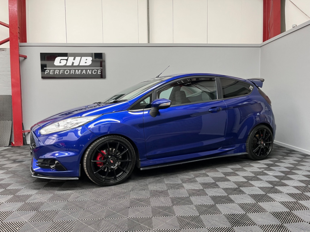 View FORD FIESTA ST-3