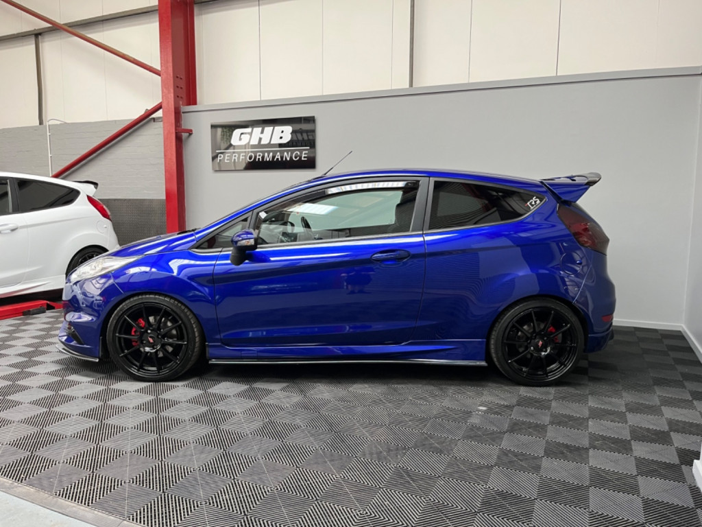 View FORD FIESTA ST-3