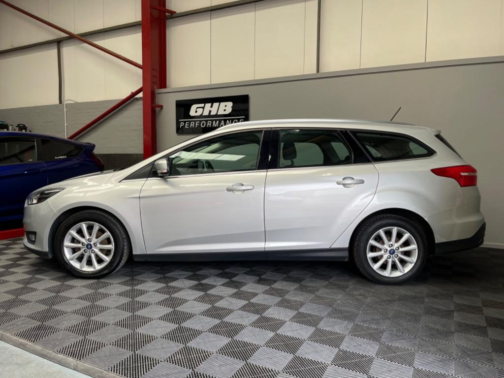 View FORD FOCUS TITANIUM TDCI