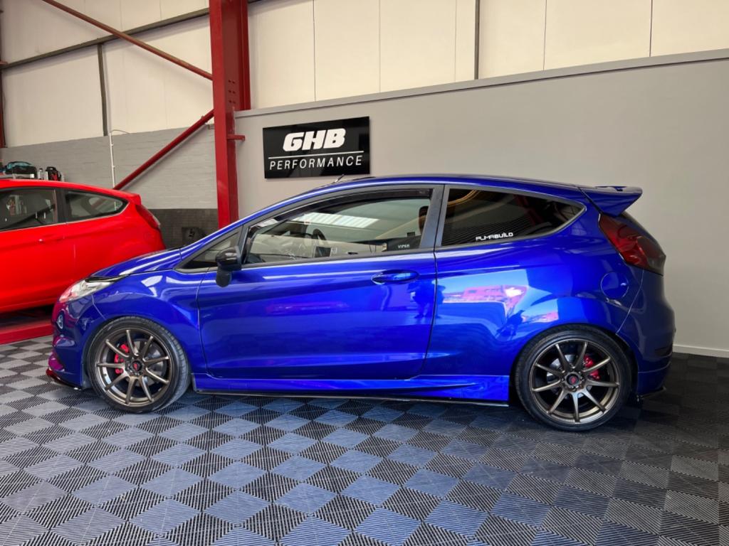 View FORD FIESTA ST-2