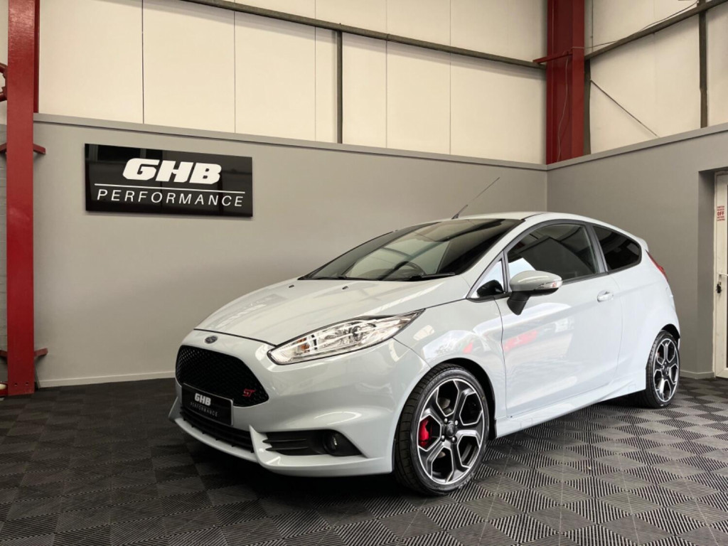 View FORD FIESTA 1.6 T EcoBoost ST-200