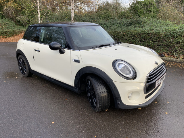 MINI HATCH