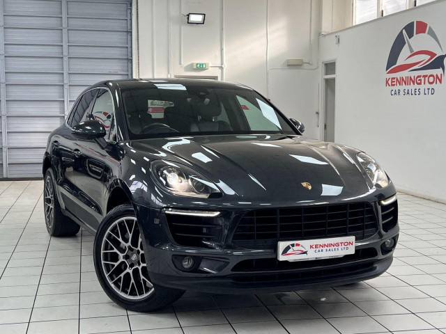 PORSCHE MACAN