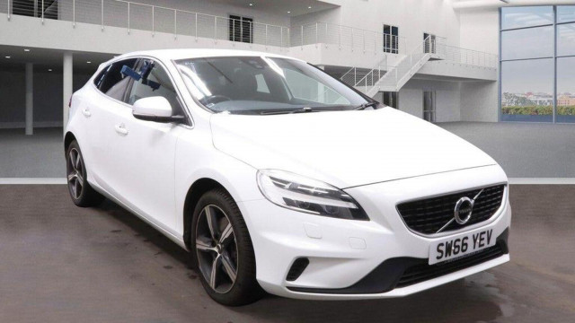 VOLVO V40