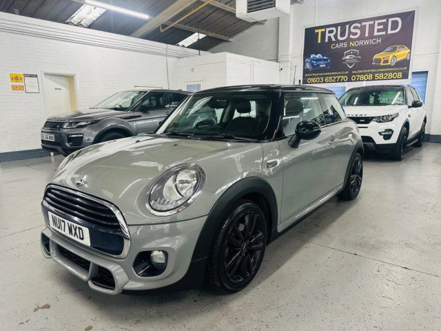 MINI HATCH