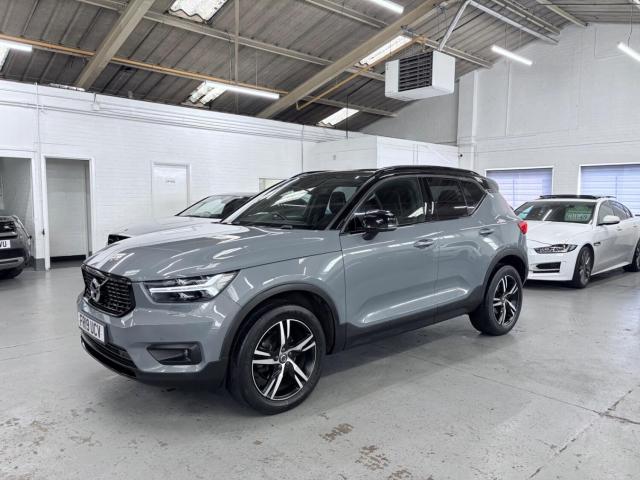 VOLVO XC40