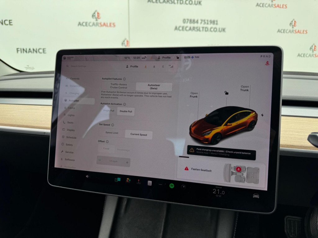 TESLA MODEL 3