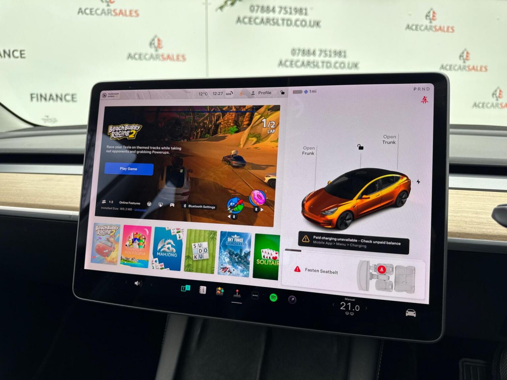 TESLA MODEL 3