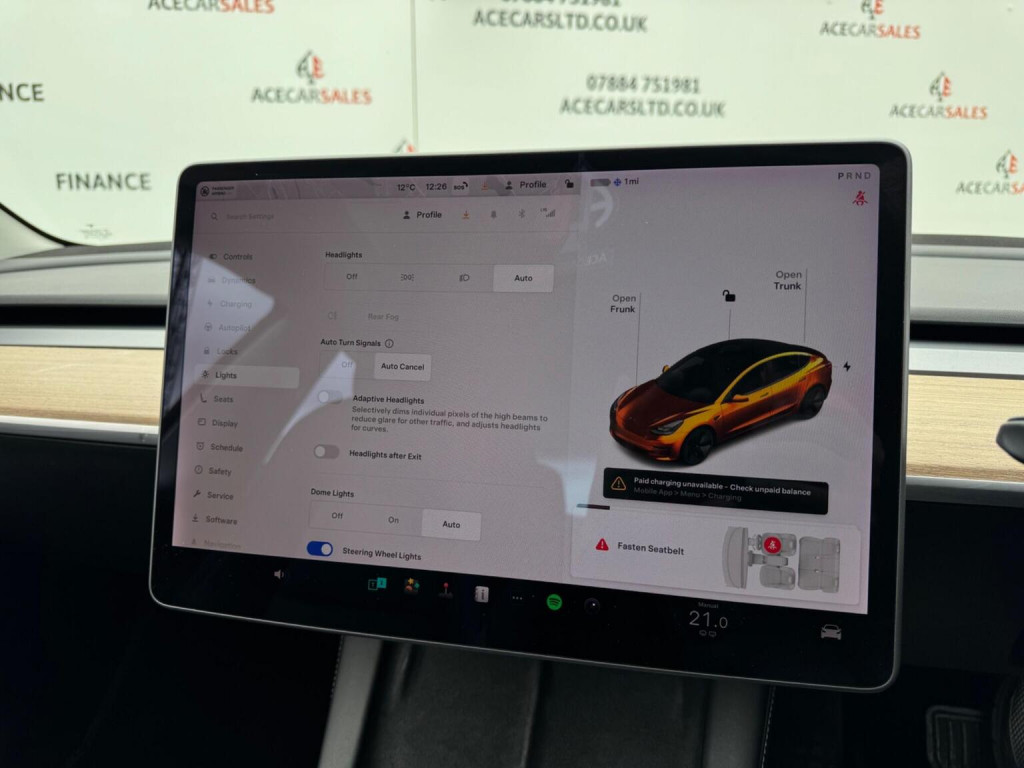 TESLA MODEL 3