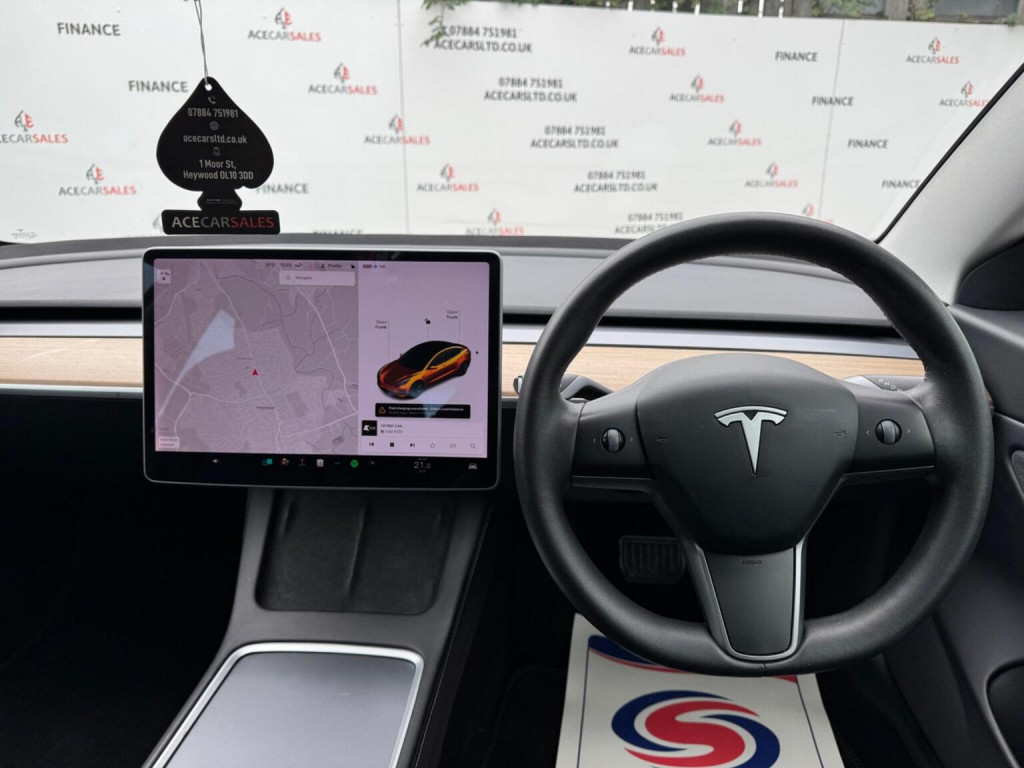 TESLA MODEL 3