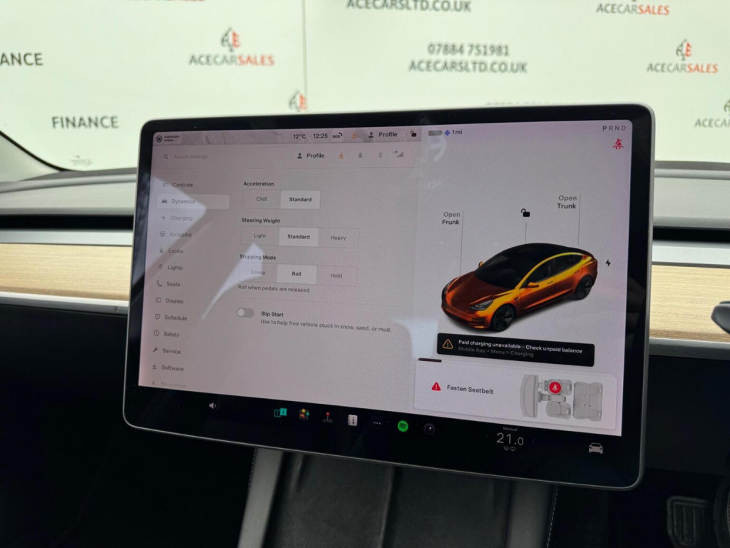 TESLA MODEL 3