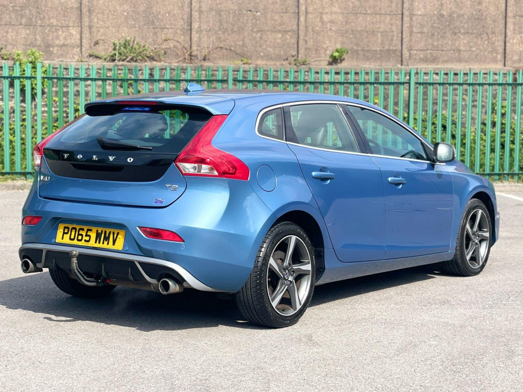 VOLVO V40