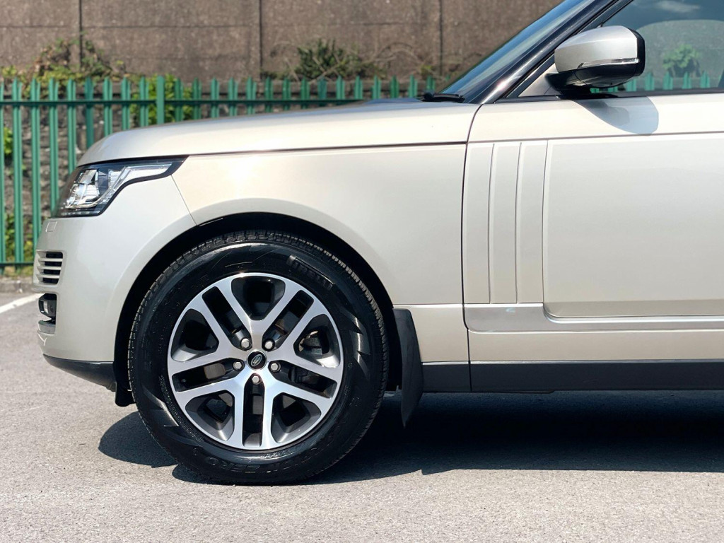 LAND ROVER RANGE ROVER