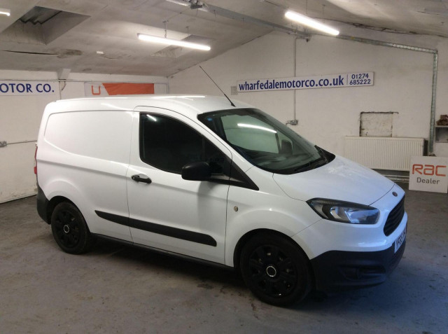 FORD TRANSIT COURIER