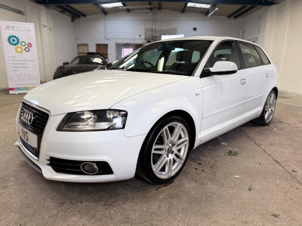 View AUDI A3 1.6 TDI S line