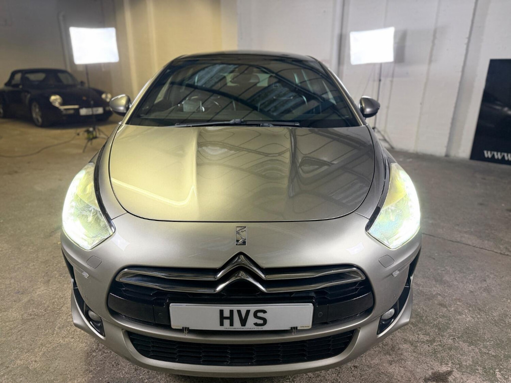 View CITROEN DS5 2.0 HDi DSport
