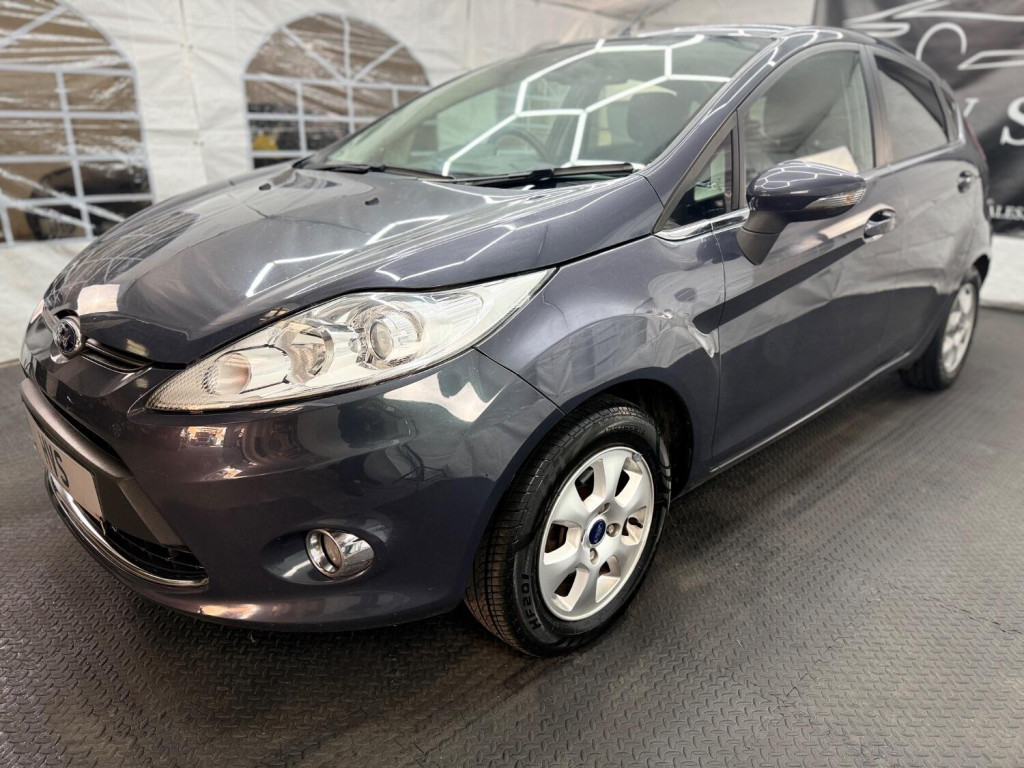 View FORD FIESTA 1.6 TDCi ECOnetic DPF Titanium