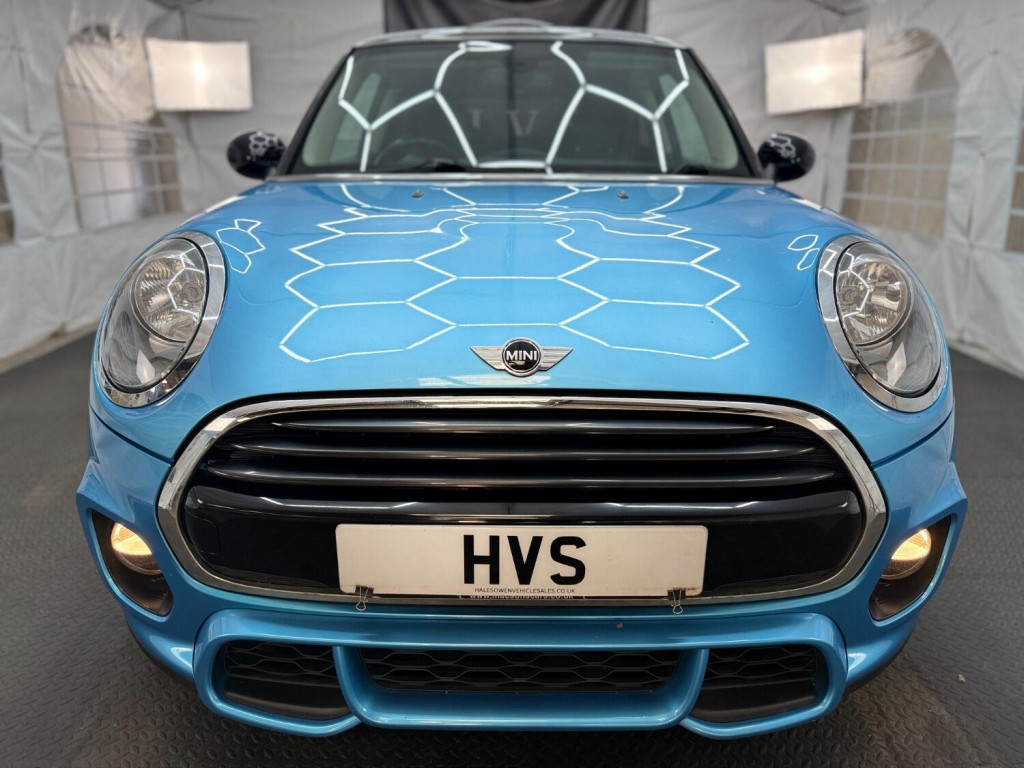 View MINI HATCH 1.5 Cooper 3-Door Hatch