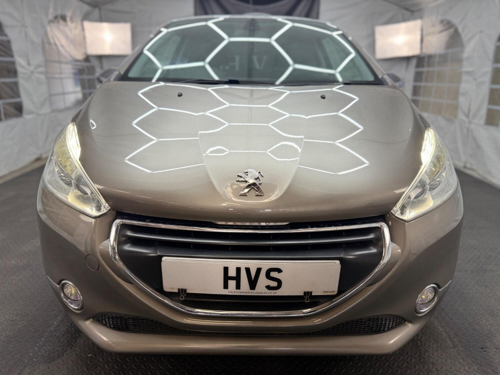 View PEUGEOT 208 1.2 VTi Allure